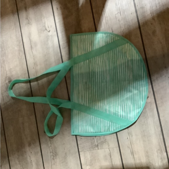 Thirty one round tote - Picture 1 of 3